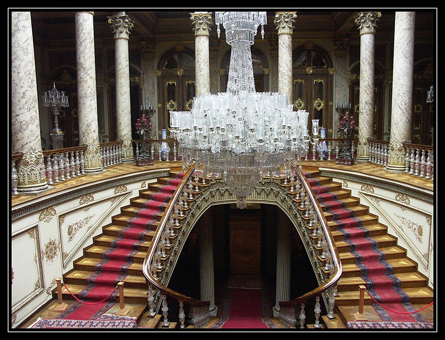 110_Istanbul_Palais_de_Dolmabahce.jpg