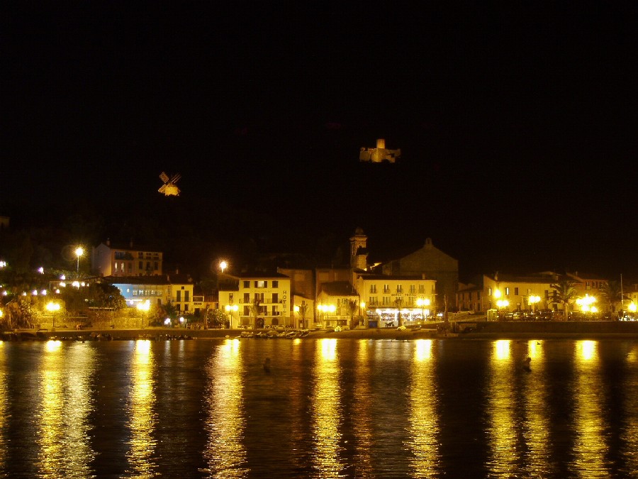 Collioure_de_nuit.jpg