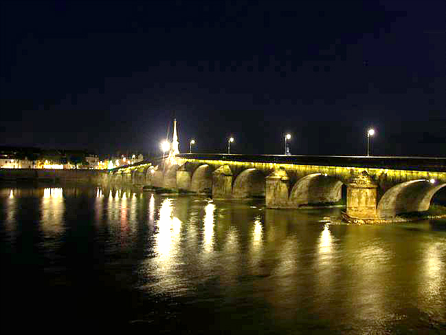 PontBlois.jpg