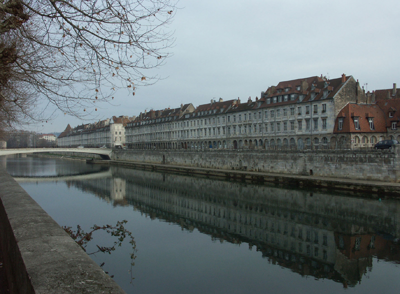 Quai_Vauban_1-05-01-2004_dimage-a1.jpg